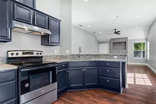2401 Bennington Dr, Arlington, TX 76018 - Photo 11