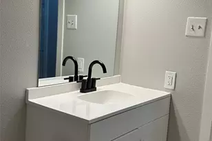 1123 Hansboro Ave, Dallas, TX 75224 - Photo 3