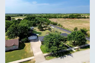 902 Meadowcreek Street, Krum, TX 76249 - Photo 17