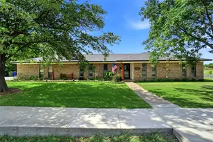 902 Meadowcreek St, Krum, TX 76249 - Photo 1
