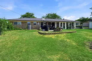 902 Meadowcreek St, Krum, TX 76249 - Photo 15