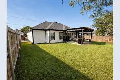 2421 Creek Drive, Granbury, TX 76048 - Photo 13
