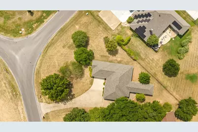 10519 Ravenswood Road, Granbury, TX 76049 - Photo 37