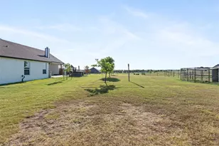 2060 Melton Rd, Sanger, TX 76266 - Photo 35