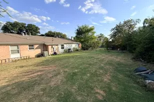 2859 Joanna Dr, Farmers Branch, TX 75234 - Photo 15