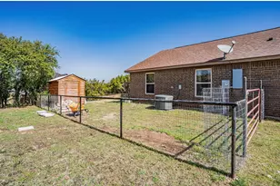 2302 San Saba Ct, Granbury, TX 76048 - Photo 23