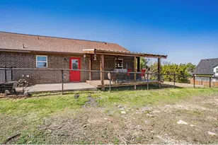 2302 San Saba Ct, Granbury, TX 76048 - Photo 15