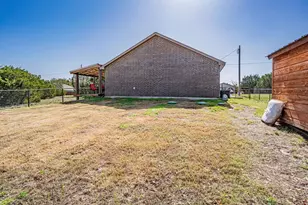 2302 San Saba Ct, Granbury, TX 76048 - Photo 17