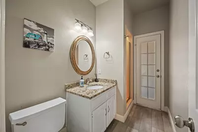 2311 Creekside Circle N, Irving, TX 75063 - Photo 17