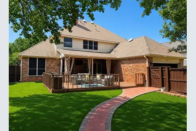 2311 Creekside Circle N, Irving, TX 75063 - Photo 11