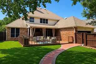 2311 Creekside Cir N, Irving, TX 75063 - Photo 11