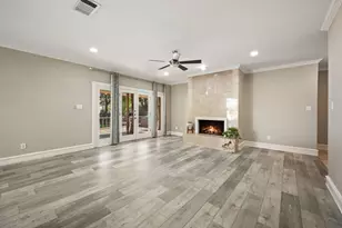 2311 Creekside Cir N, Irving, TX 75063 - Photo 5