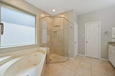 2311 Creekside Circle N, Irving, TX 75063 - Photo 15