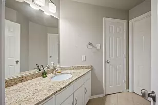 2311 Creekside Cir N, Irving, TX 75063 - Photo 25
