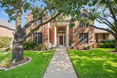 2311 Creekside Circle N, Irving, TX 75063 - Photo 1