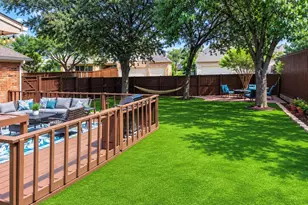 2311 Creekside Cir N, Irving, TX 75063 - Photo 37