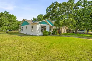 431 W Collins St, Stephenville, TX 76401 - Photo 17