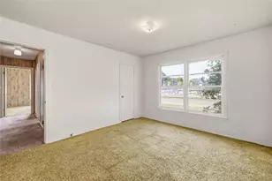 431 W Collins St, Stephenville, TX 76401 - Photo 13