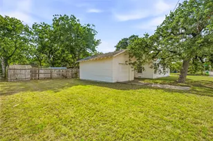 431 W Collins St, Stephenville, TX 76401 - Photo 15