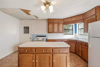 431 W Collins Street, Stephenville, TX 76401 - Photo 7