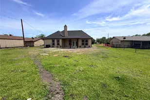 302 E Travis St, Leonard, TX 75452 - Photo 35