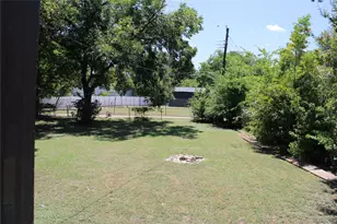 2406 E Illinois Ave, Dallas, TX 75216 - Photo 13