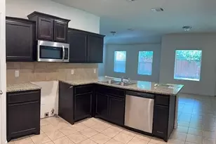 945 Loftin St, Crowley, TX 76036 - Photo 13