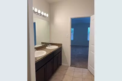 945 Loftin Street, Crowley, TX 76036 - Photo 7