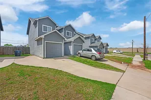 1608 Ash Crescent St, Fort Worth, TX 76104 - Photo 3