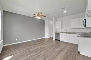 1608 Ash Crescent St, Fort Worth, TX 76104 - Photo 9