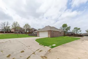 4500 Saddlebrook Dr, Carrollton, TX 75010 - Photo 25