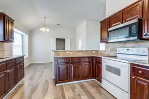4500 Saddlebrook Dr, Carrollton, TX 75010 - Photo 7