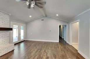 3704 Astoria Dr, Arlington, TX 76013 - Photo 5