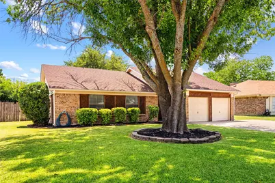 1032 Kane Street, Benbrook, TX 76126 - Photo 3