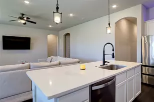 2707 Lazy Pne Ln, Arlington, TX 76001 - Photo 11