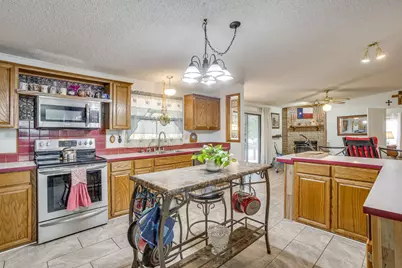 4406 Appletree Court, Granbury, TX 76048 - Photo 11