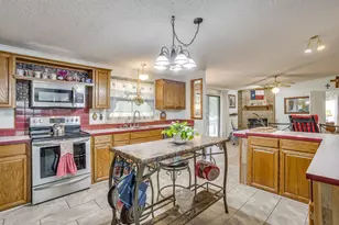 4406 Apple Tree Ct, Granbury, TX 76048 - Photo 11