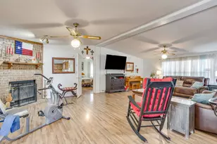 4406 Apple Tree Ct, Granbury, TX 76048 - Photo 7