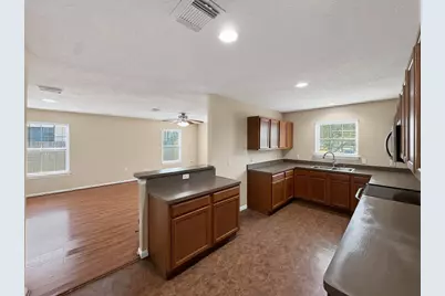 2239 Wilhurt Avenue, Dallas, TX 75216 - Photo 9