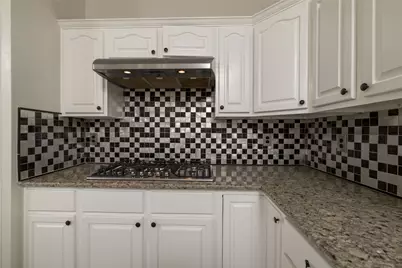 8905 Lakepointe Avenue, Rowlett, TX 75088 - Photo 11