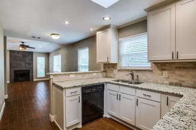 2917 Penny Lane, Euless, TX 76039 - Photo 5