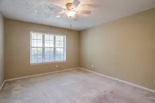 13845 Leinsper Green St, Dallas, TX 75240 - Photo 15