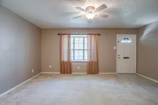 13845 Leinsper Green St, Dallas, TX 75240 - Photo 5