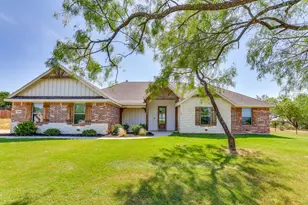 1000 Churchill Ln, Millsap, TX 76066 - Photo 1