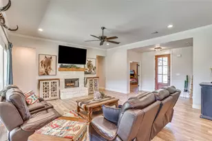 1000 Churchill Ln, Millsap, TX 76066 - Photo 5