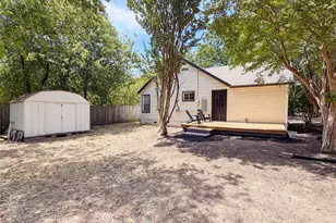 212 Penn St, Waxahachie, TX 75165 - Photo 3