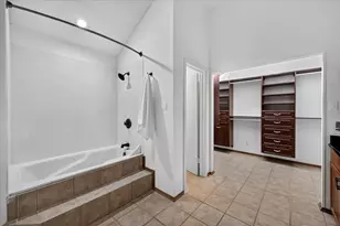 631 Mission Cir, Irving, TX 75063 - Photo 19