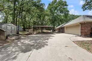 1022 Oak Tree Dr, Fort Worth, TX 76140 - Photo 29