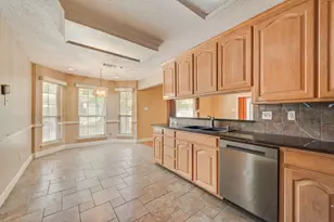 1022 Oak Tree Dr, Fort Worth, TX 76140 - Photo 5
