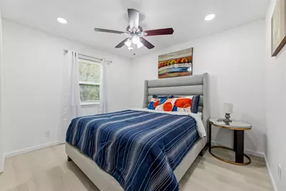 210 Slaughter Street, Arlington, TX 76011 - Photo 3